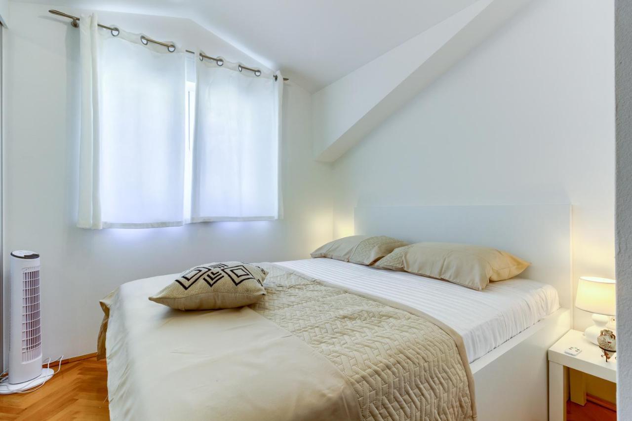 Omis Wind Rose Apartment ภายนอก รูปภาพ