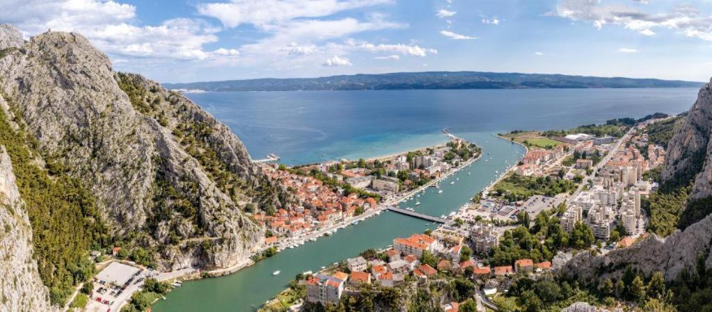 Omis Wind Rose Apartment ภายนอก รูปภาพ